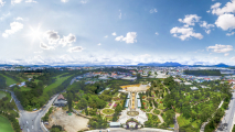 Vườn hoa trung tâm 